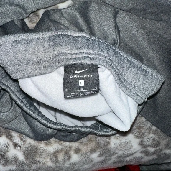 Boys Nike Gray Joggers - Picture 4 of 4